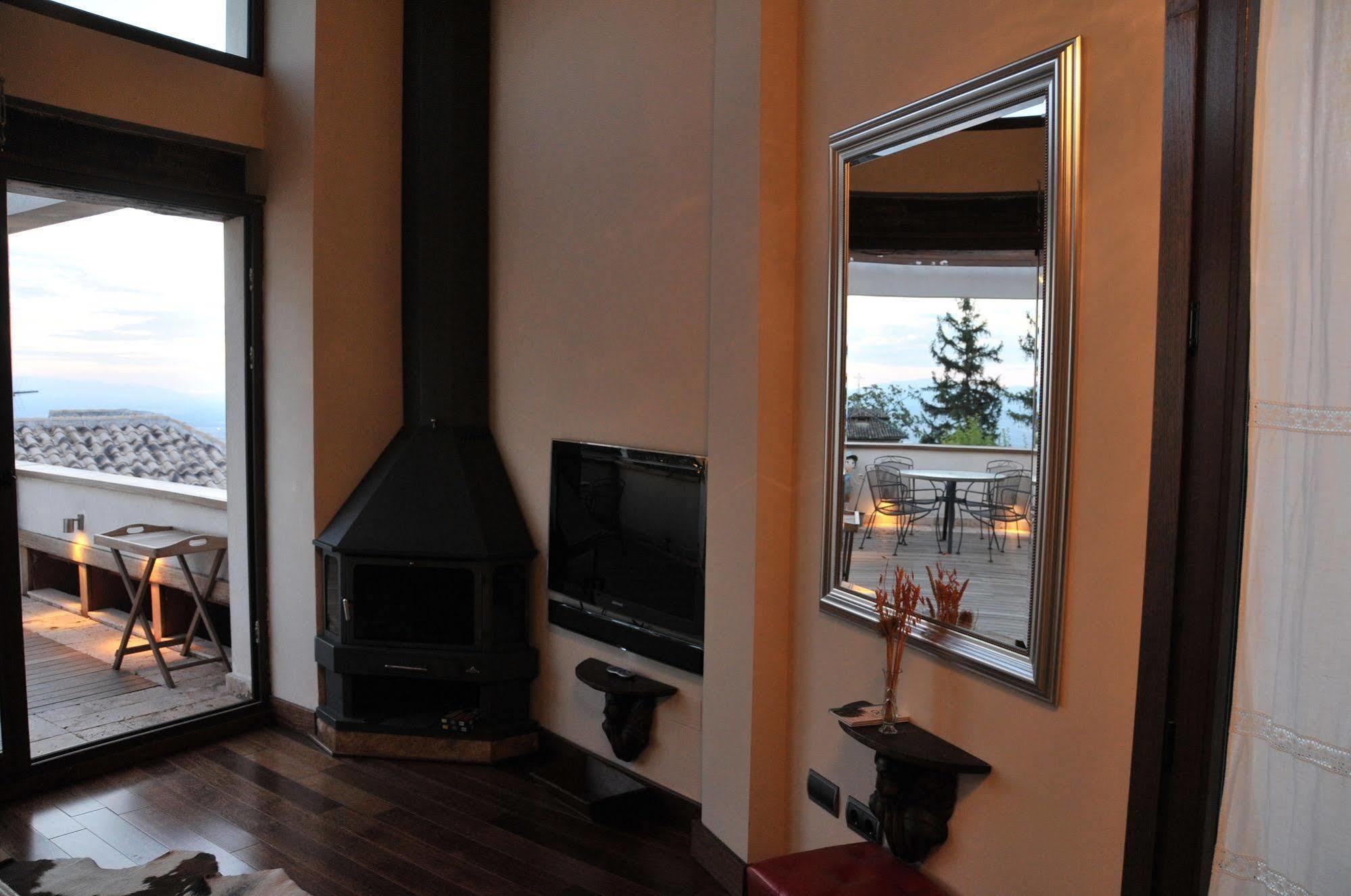 Apartamentos Turisticos Aguas De Víznar Екстериор снимка