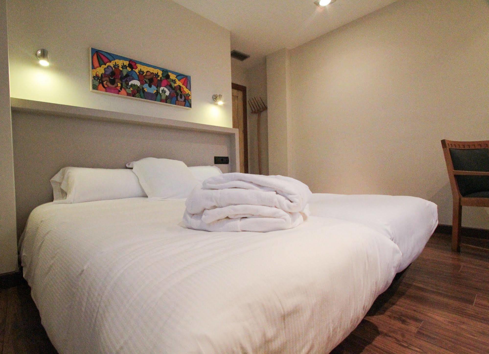 Apartamentos Turisticos Aguas De Víznar Екстериор снимка