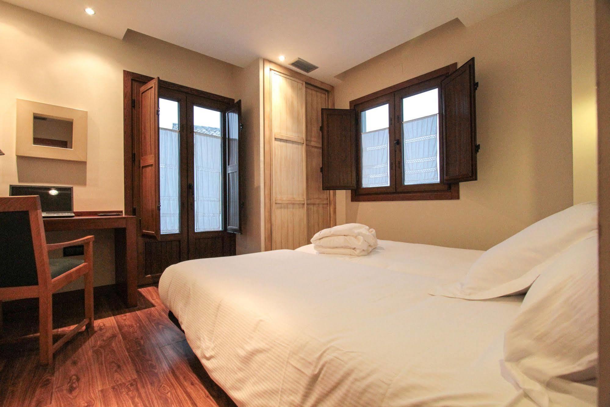 Apartamentos Turisticos Aguas De Víznar Екстериор снимка